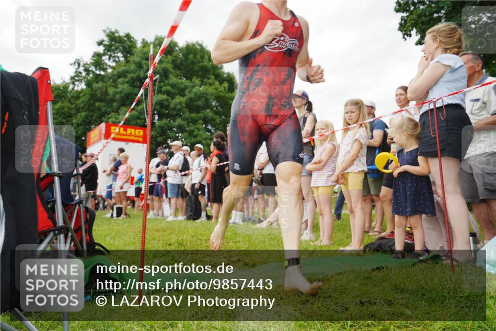21.06.2026 - 29. Vierlanden-Triathlon LAZAROV Photography http://msf.ph/oto/9857443 21.06.2026 10:04:28 Schwimmen 440 meine-sportfotos.de
