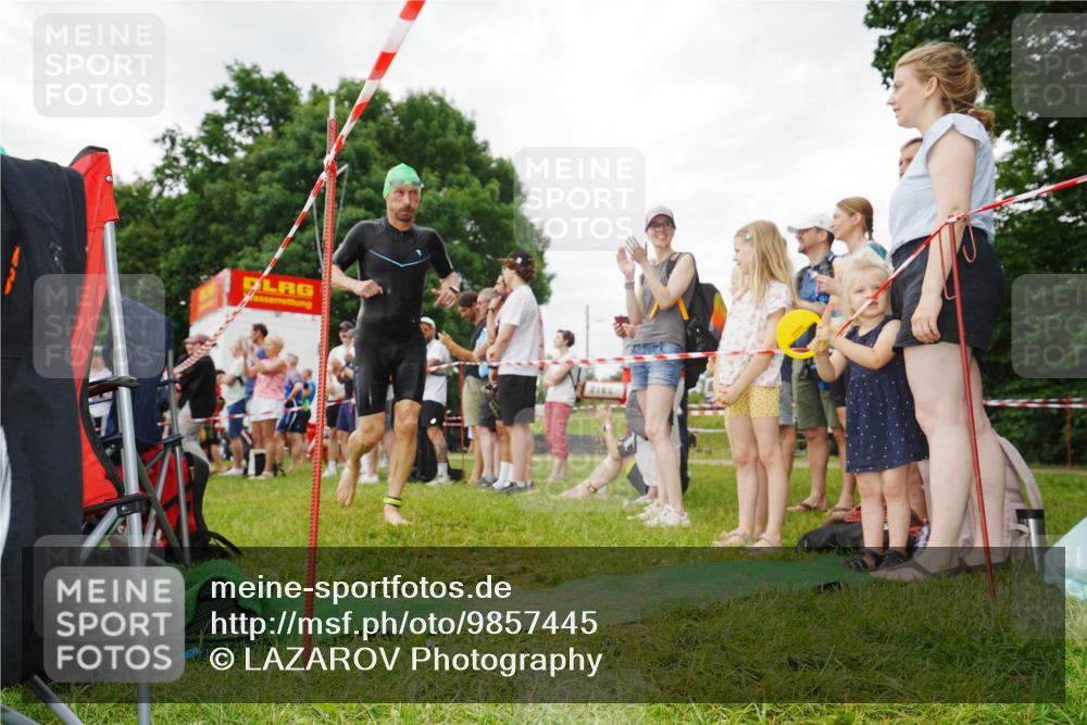 21.06.2026 - 29. Vierlanden-Triathlon LAZAROV Photography http://msf.ph/oto/9857445 21.06.2026 10:05:13 Schwimmen 431 meine-sportfotos.de