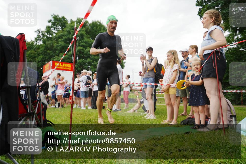 21.06.2026 - 29. Vierlanden-Triathlon LAZAROV Photography http://msf.ph/oto/9857450 21.06.2026 10:05:14 Schwimmen 431 meine-sportfotos.de