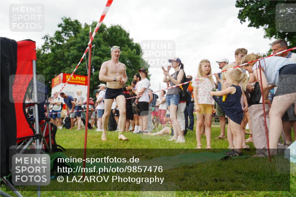 21.06.2026 - 29. Vierlanden-Triathlon LAZAROV Photography http://msf.ph/oto/9857476 21.06.2026 10:06:23 Schwimmen 438, 444, 464 meine-sportfotos.de