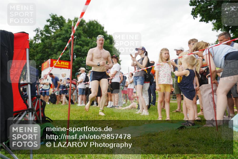 21.06.2026 - 29. Vierlanden-Triathlon LAZAROV Photography http://msf.ph/oto/9857478 21.06.2026 10:06:23 Schwimmen 438, 444, 464 meine-sportfotos.de