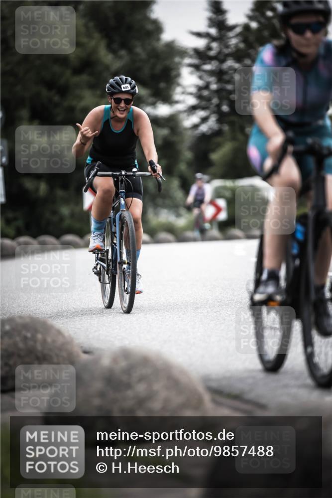 21.06.2026 - 29. Vierlanden-Triathlon H.Heesch http://msf.ph/oto/9857488 21.06.2026 10:29:38 Radfahren 14, 516, 524, 557, 605 meine-sportfotos.de