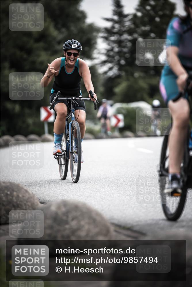 21.06.2026 - 29. Vierlanden-Triathlon H.Heesch http://msf.ph/oto/9857494 21.06.2026 10:29:38 Radfahren 14, 516, 524, 557, 605 meine-sportfotos.de