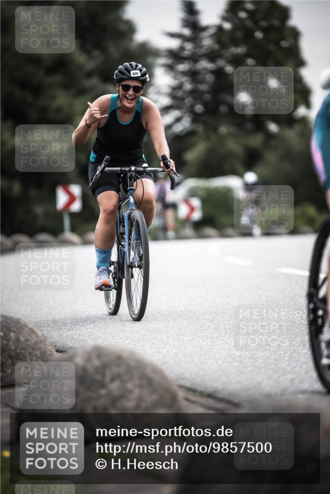 21.06.2026 - 29. Vierlanden-Triathlon H.Heesch http://msf.ph/oto/9857500 21.06.2026 10:29:38 Radfahren 14, 516, 524, 557, 605 meine-sportfotos.de