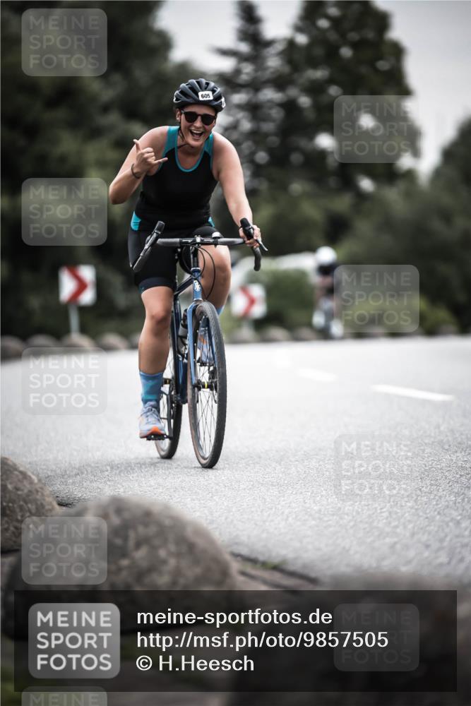 21.06.2026 - 29. Vierlanden-Triathlon H.Heesch http://msf.ph/oto/9857505 21.06.2026 10:29:39 Radfahren 14, 524, 557, 605 meine-sportfotos.de