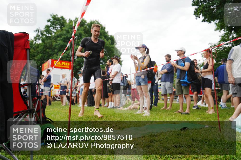 21.06.2026 - 29. Vierlanden-Triathlon LAZAROV Photography http://msf.ph/oto/9857510 21.06.2026 10:06:45 Schwimmen 397, 410, 417 meine-sportfotos.de
