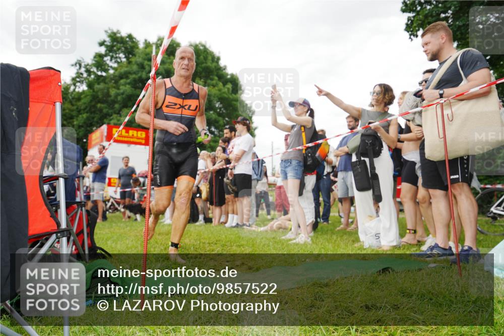 21.06.2026 - 29. Vierlanden-Triathlon LAZAROV Photography http://msf.ph/oto/9857522 21.06.2026 10:06:54 Schwimmen 394, 417, 443, 447 meine-sportfotos.de