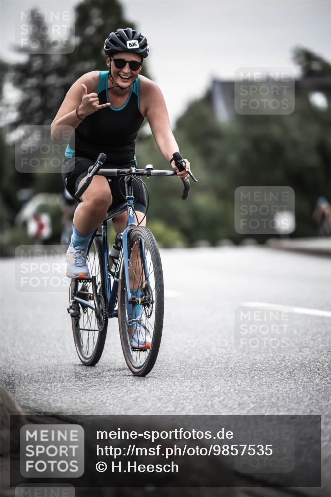21.06.2026 - 29. Vierlanden-Triathlon H.Heesch http://msf.ph/oto/9857535 21.06.2026 10:29:39 Radfahren 14, 524, 557, 605 meine-sportfotos.de