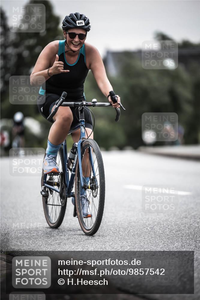 21.06.2026 - 29. Vierlanden-Triathlon H.Heesch http://msf.ph/oto/9857542 21.06.2026 10:29:39 Radfahren 14, 524, 557, 605 meine-sportfotos.de