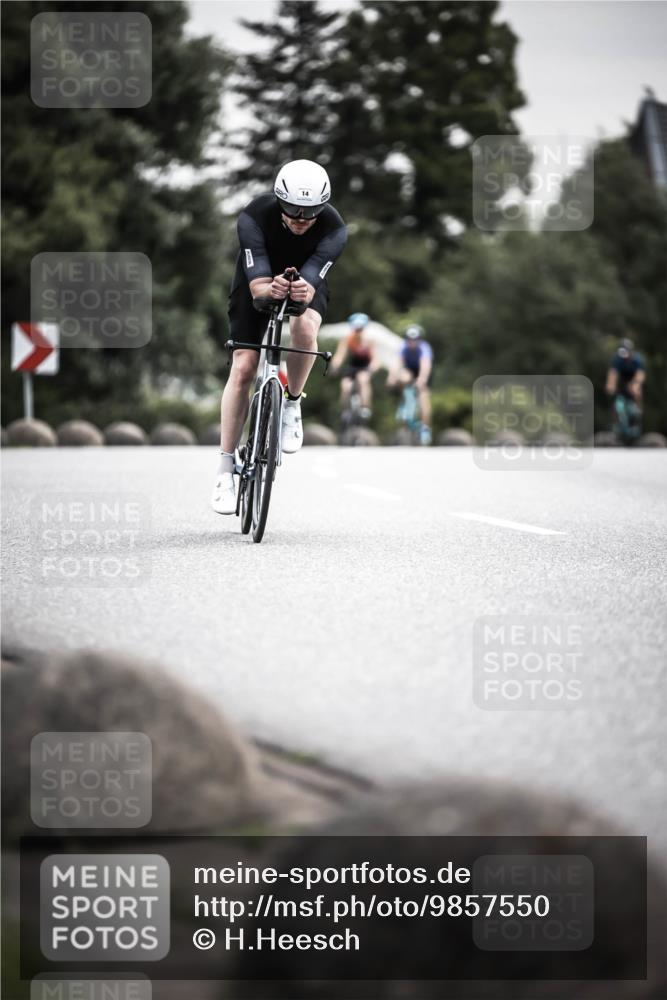 21.06.2026 - 29. Vierlanden-Triathlon H.Heesch http://msf.ph/oto/9857550 21.06.2026 10:29:43 Radfahren 14, 518, 557, 571, 605 meine-sportfotos.de