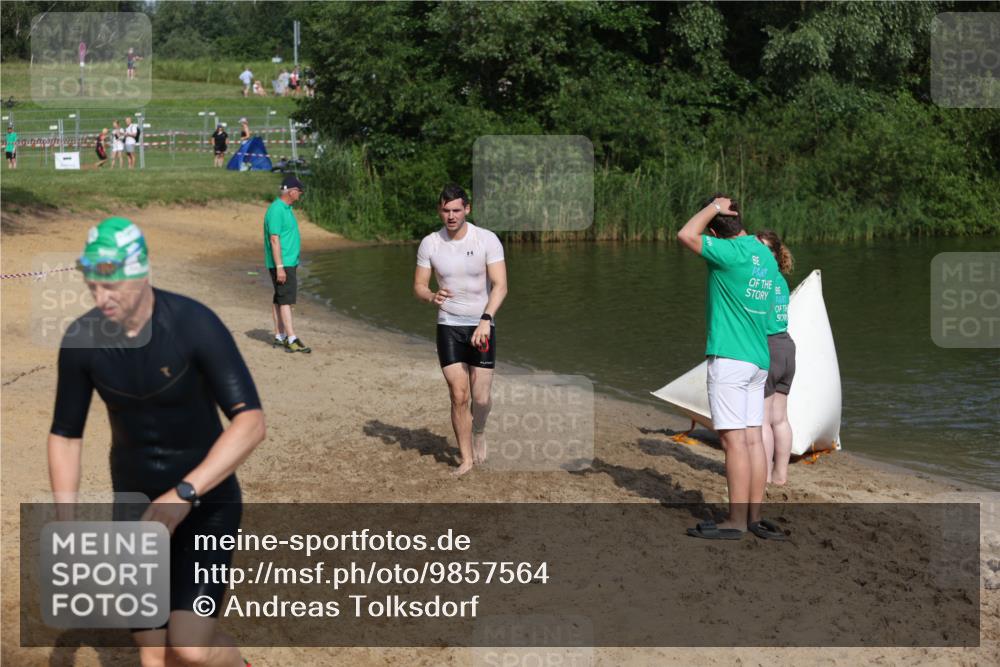21.06.2026 - 29. Vierlanden-Triathlon Andreas Tolksdorf http://msf.ph/oto/9857564 21.06.2026 09:00:59 Schwimmen 74, 140 meine-sportfotos.de