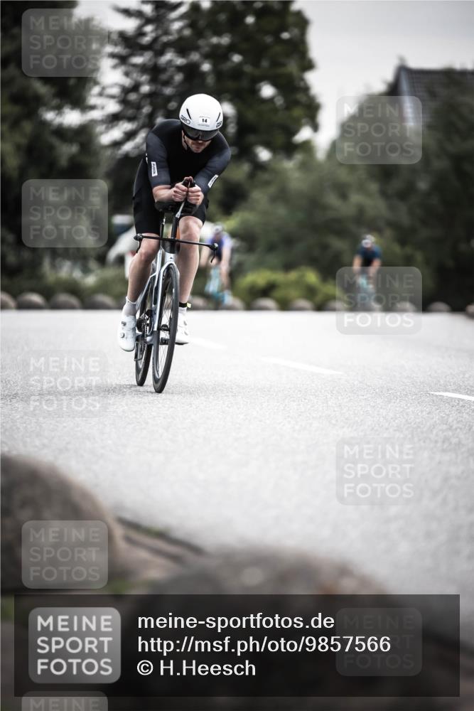 21.06.2026 - 29. Vierlanden-Triathlon H.Heesch http://msf.ph/oto/9857566 21.06.2026 10:29:43 Radfahren 14, 518, 557, 571, 605 meine-sportfotos.de