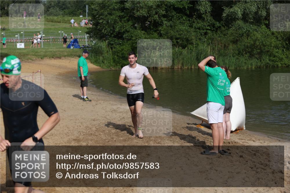 21.06.2026 - 29. Vierlanden-Triathlon Andreas Tolksdorf http://msf.ph/oto/9857583 21.06.2026 09:00:59 Schwimmen 74, 140 meine-sportfotos.de