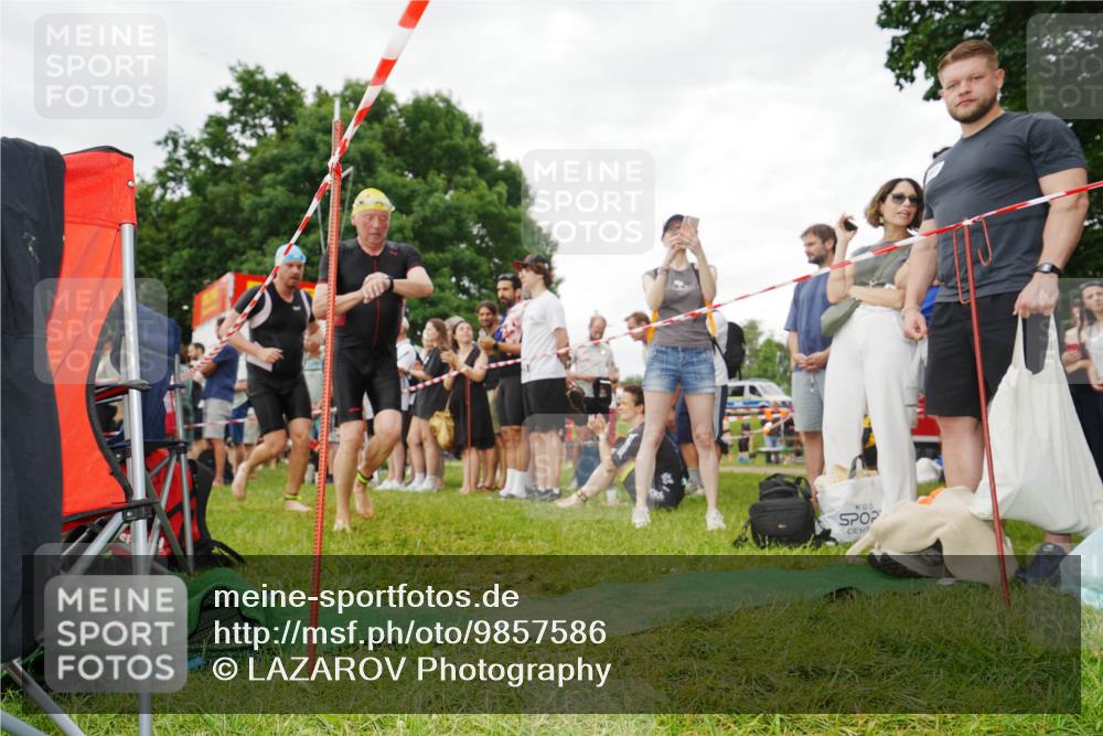 21.06.2026 - 29. Vierlanden-Triathlon LAZAROV Photography http://msf.ph/oto/9857586 21.06.2026 10:08:28 Schwimmen 392, 419, 446, 477 meine-sportfotos.de