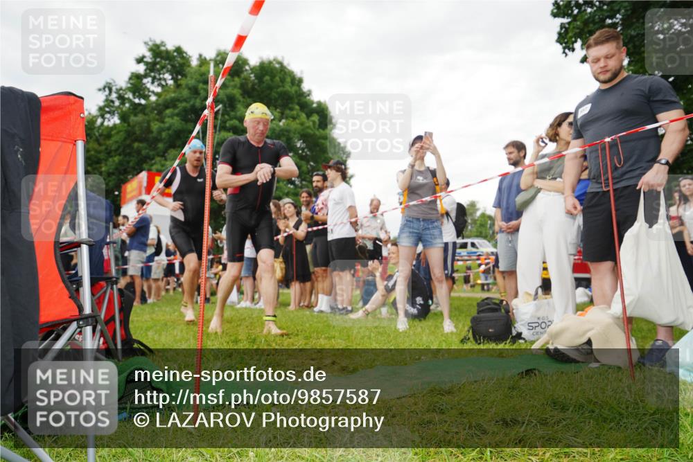 21.06.2026 - 29. Vierlanden-Triathlon LAZAROV Photography http://msf.ph/oto/9857587 21.06.2026 10:08:28 Schwimmen 392, 419, 446, 477 meine-sportfotos.de