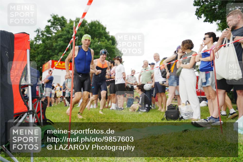 21.06.2026 - 29. Vierlanden-Triathlon LAZAROV Photography http://msf.ph/oto/9857603 21.06.2026 10:08:38 Schwimmen 403, 422, 432, 476, 1356 meine-sportfotos.de