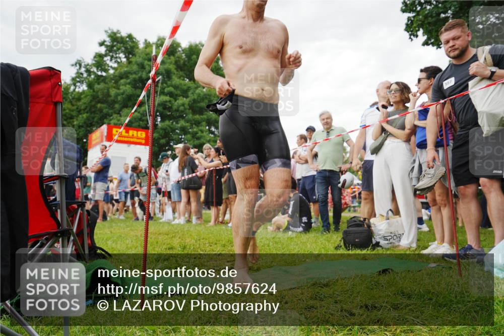 21.06.2026 - 29. Vierlanden-Triathlon LAZAROV Photography http://msf.ph/oto/9857624 21.06.2026 10:08:44 Schwimmen 403, 418, 422, 432, 1356 meine-sportfotos.de