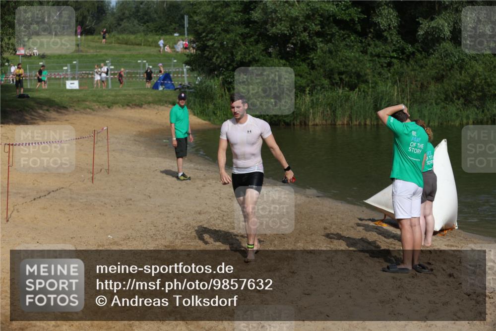 21.06.2026 - 29. Vierlanden-Triathlon Andreas Tolksdorf http://msf.ph/oto/9857632 21.06.2026 09:01:00 Schwimmen 74, 140 meine-sportfotos.de
