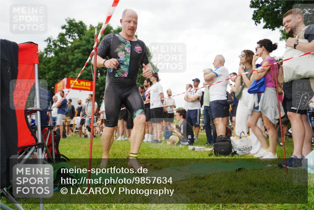 21.06.2026 - 29. Vierlanden-Triathlon LAZAROV Photography http://msf.ph/oto/9857634 21.06.2026 10:09:22 Schwimmen 406, 435, 470 meine-sportfotos.de