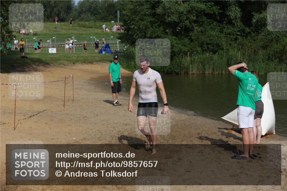 21.06.2026 - 29. Vierlanden-Triathlon Andreas Tolksdorf http://msf.ph/oto/9857657 21.06.2026 09:01:00 Schwimmen 74, 140 meine-sportfotos.de