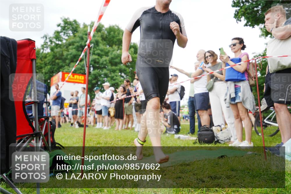 21.06.2026 - 29. Vierlanden-Triathlon LAZAROV Photography http://msf.ph/oto/9857662 21.06.2026 10:11:10 Schwimmen 411, 461 meine-sportfotos.de