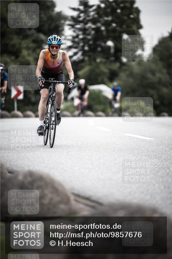 21.06.2026 - 29. Vierlanden-Triathlon H.Heesch http://msf.ph/oto/9857676 21.06.2026 10:29:48 Radfahren 22, 113, 518, 548, 557, 571 meine-sportfotos.de