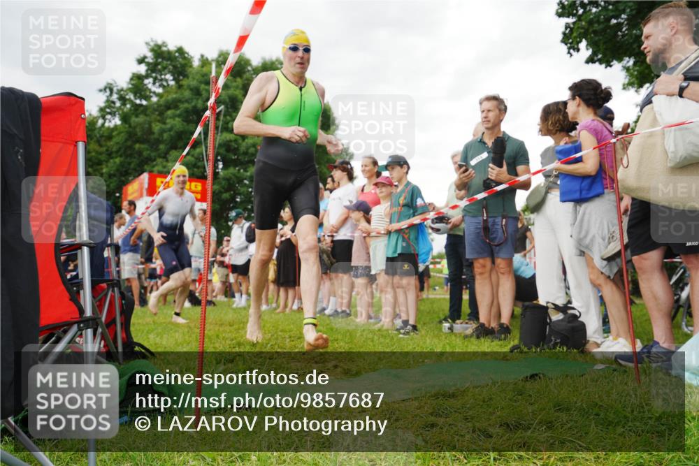 21.06.2026 - 29. Vierlanden-Triathlon LAZAROV Photography http://msf.ph/oto/9857687 21.06.2026 10:12:41 Schwimmen 401, 423 meine-sportfotos.de