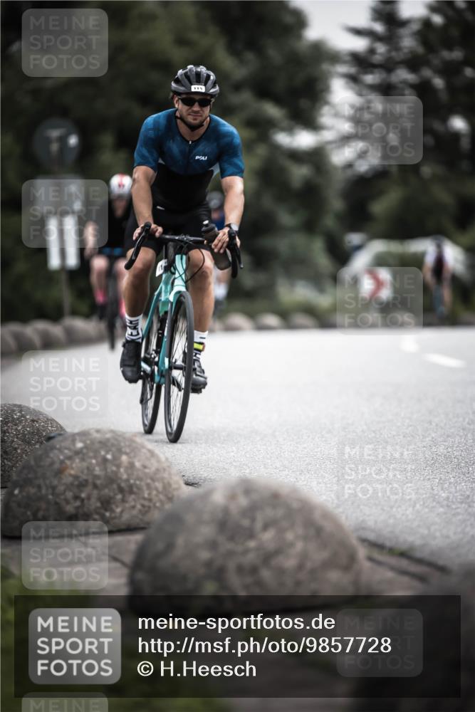 21.06.2026 - 29. Vierlanden-Triathlon H.Heesch http://msf.ph/oto/9857728 21.06.2026 10:29:51 Radfahren 22, 113, 492, 518, 548, 571 meine-sportfotos.de