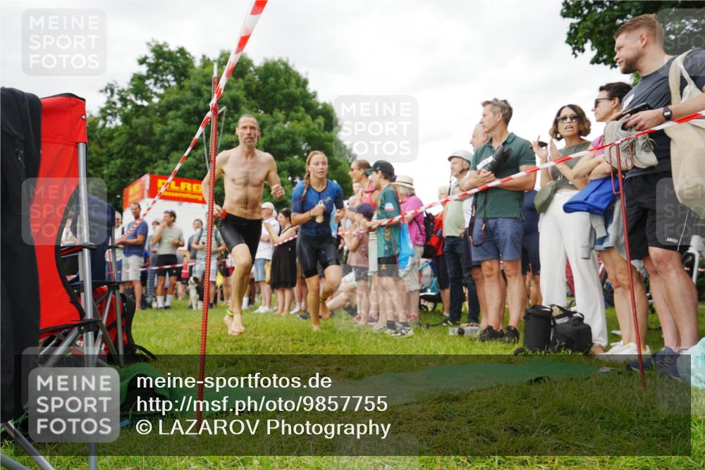 21.06.2026 - 29. Vierlanden-Triathlon LAZAROV Photography http://msf.ph/oto/9857755 21.06.2026 10:15:24 Schwimmen 526, 564, 584, 614, 621 meine-sportfotos.de