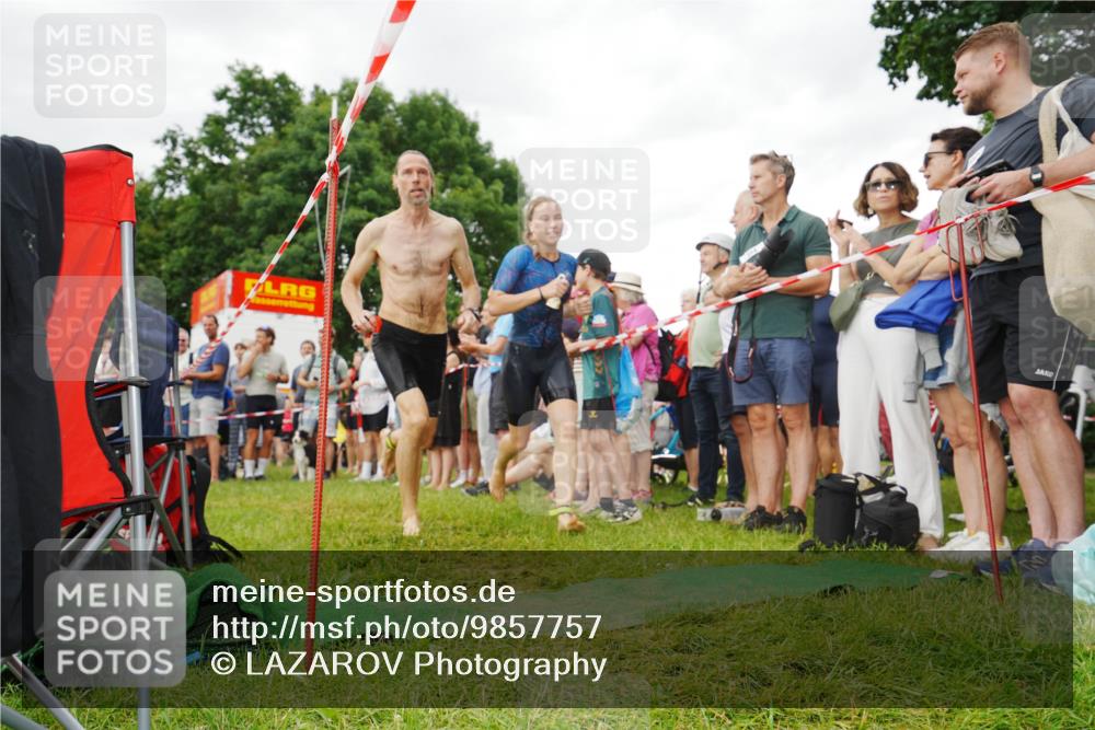 21.06.2026 - 29. Vierlanden-Triathlon LAZAROV Photography http://msf.ph/oto/9857757 21.06.2026 10:15:25 Schwimmen 526, 564, 584, 614, 621 meine-sportfotos.de