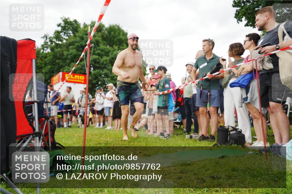 21.06.2026 - 29. Vierlanden-Triathlon LAZAROV Photography http://msf.ph/oto/9857762 21.06.2026 10:15:27 Schwimmen 496, 564, 584, 614, 621 meine-sportfotos.de