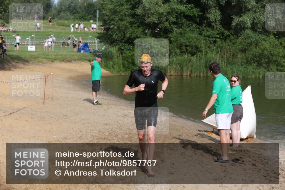 21.06.2026 - 29. Vierlanden-Triathlon Andreas Tolksdorf http://msf.ph/oto/9857767 21.06.2026 09:01:29 Schwimmen 64 meine-sportfotos.de