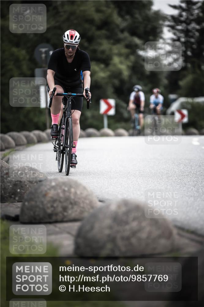 21.06.2026 - 29. Vierlanden-Triathlon H.Heesch http://msf.ph/oto/9857769 21.06.2026 10:29:53 Radfahren 22, 56, 113, 492, 502, 518, 548, 571 meine-sportfotos.de
