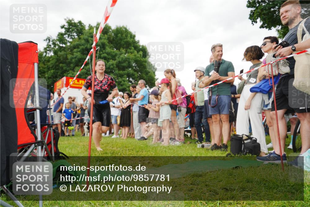 21.06.2026 - 29. Vierlanden-Triathlon LAZAROV Photography http://msf.ph/oto/9857781 21.06.2026 10:15:56 Schwimmen 552, 562 meine-sportfotos.de