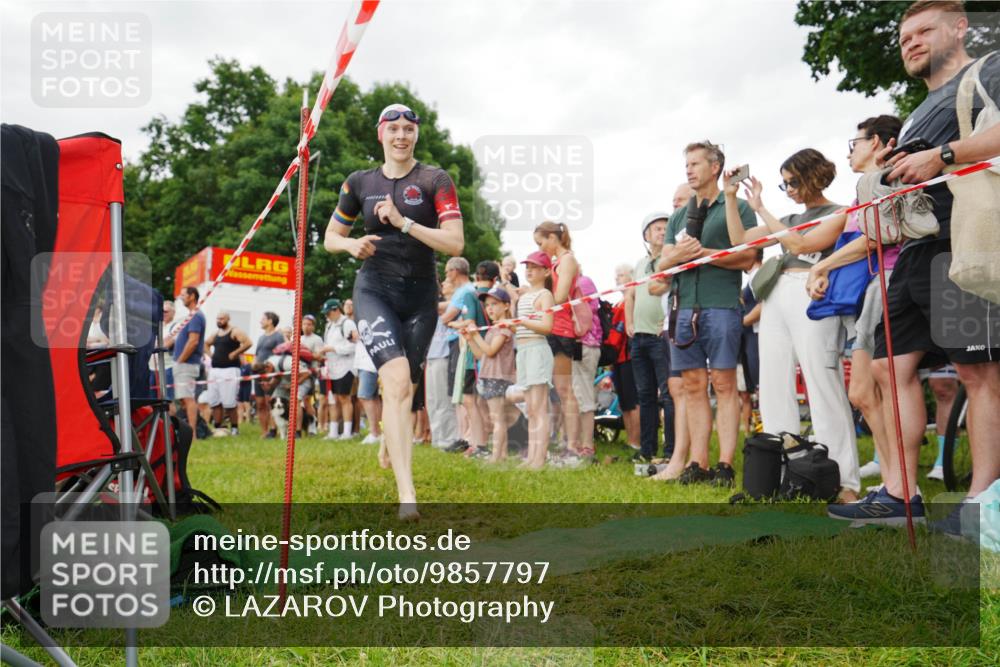 21.06.2026 - 29. Vierlanden-Triathlon LAZAROV Photography http://msf.ph/oto/9857797 21.06.2026 10:16:08 Schwimmen 562, 587 meine-sportfotos.de