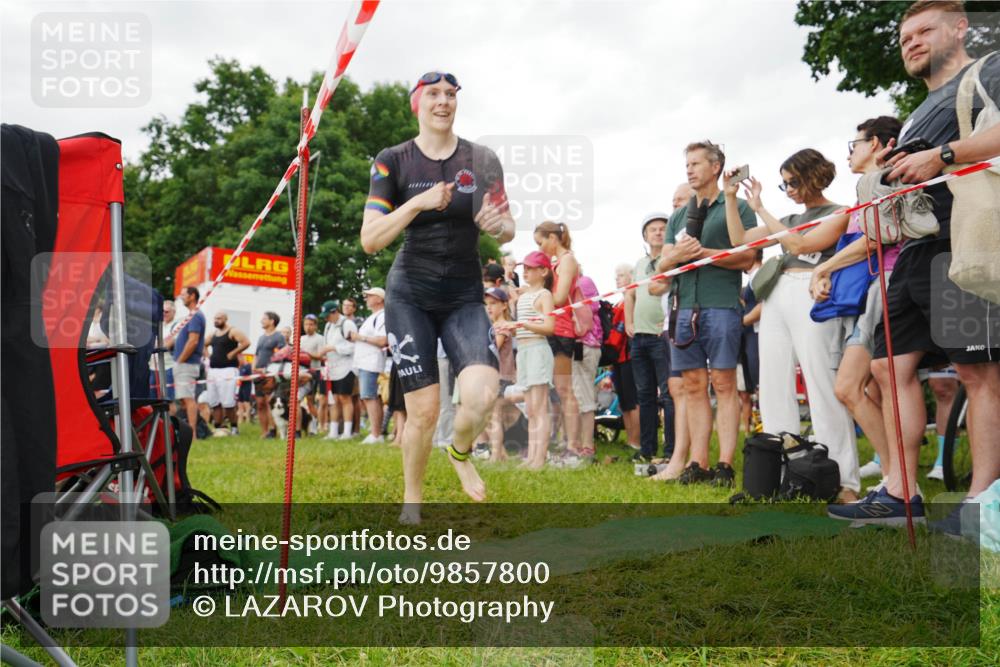 21.06.2026 - 29. Vierlanden-Triathlon LAZAROV Photography http://msf.ph/oto/9857800 21.06.2026 10:16:08 Schwimmen 562, 587 meine-sportfotos.de