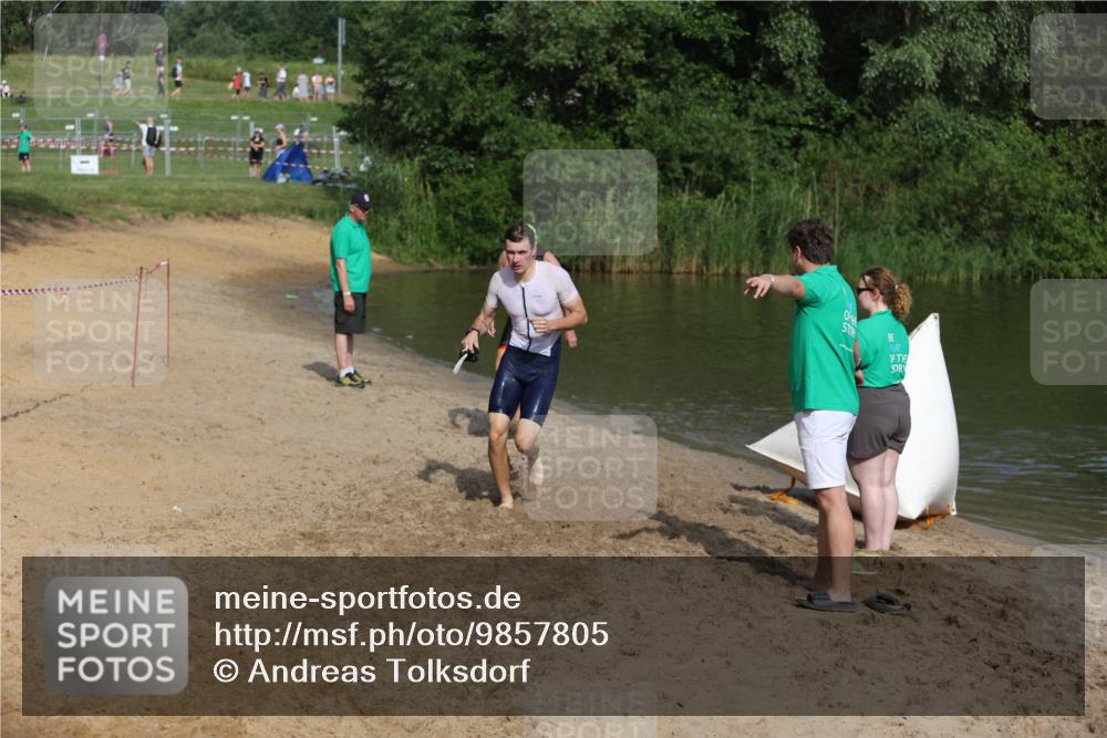 21.06.2026 - 29. Vierlanden-Triathlon Andreas Tolksdorf http://msf.ph/oto/9857805 21.06.2026 09:01:56 Schwimmen 20 meine-sportfotos.de