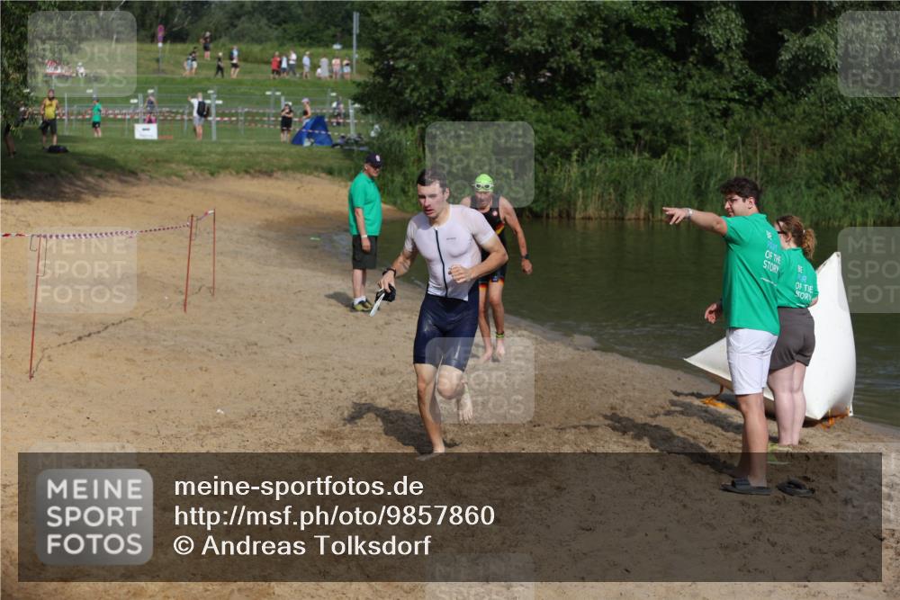 21.06.2026 - 29. Vierlanden-Triathlon Andreas Tolksdorf http://msf.ph/oto/9857860 21.06.2026 09:01:56 Schwimmen 20 meine-sportfotos.de