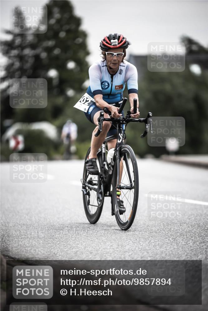 21.06.2026 - 29. Vierlanden-Triathlon H.Heesch http://msf.ph/oto/9857894 21.06.2026 10:29:59 Radfahren 2, 22, 56, 72, 304, 492, 502, 572 meine-sportfotos.de