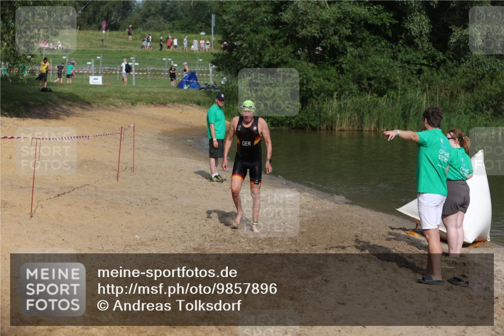 21.06.2026 - 29. Vierlanden-Triathlon Andreas Tolksdorf http://msf.ph/oto/9857896 21.06.2026 09:01:59 Schwimmen 20, 217 meine-sportfotos.de