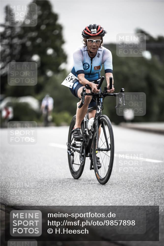 21.06.2026 - 29. Vierlanden-Triathlon H.Heesch http://msf.ph/oto/9857898 21.06.2026 10:29:59 Radfahren 2, 22, 56, 72, 304, 492, 502, 572 meine-sportfotos.de