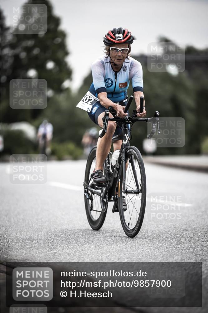 21.06.2026 - 29. Vierlanden-Triathlon H.Heesch http://msf.ph/oto/9857900 21.06.2026 10:29:59 Radfahren 2, 22, 56, 72, 304, 492, 502, 572 meine-sportfotos.de