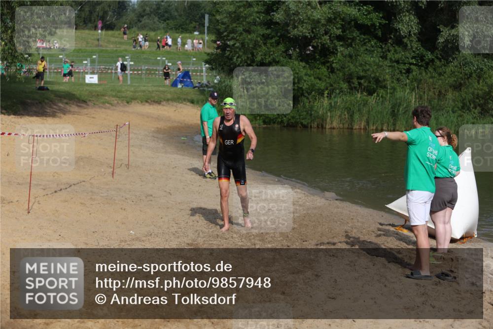 21.06.2026 - 29. Vierlanden-Triathlon Andreas Tolksdorf http://msf.ph/oto/9857948 21.06.2026 09:01:59 Schwimmen 20, 217 meine-sportfotos.de