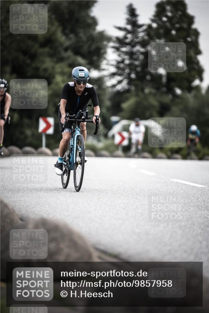 21.06.2026 - 29. Vierlanden-Triathlon H.Heesch http://msf.ph/oto/9857958 21.06.2026 10:30:06 Radfahren 2, 72, 274, 284, 300, 304, 497, 572 meine-sportfotos.de
