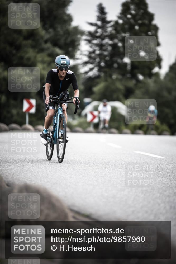 21.06.2026 - 29. Vierlanden-Triathlon H.Heesch http://msf.ph/oto/9857960 21.06.2026 10:30:06 Radfahren 2, 72, 274, 284, 300, 304, 497, 572 meine-sportfotos.de