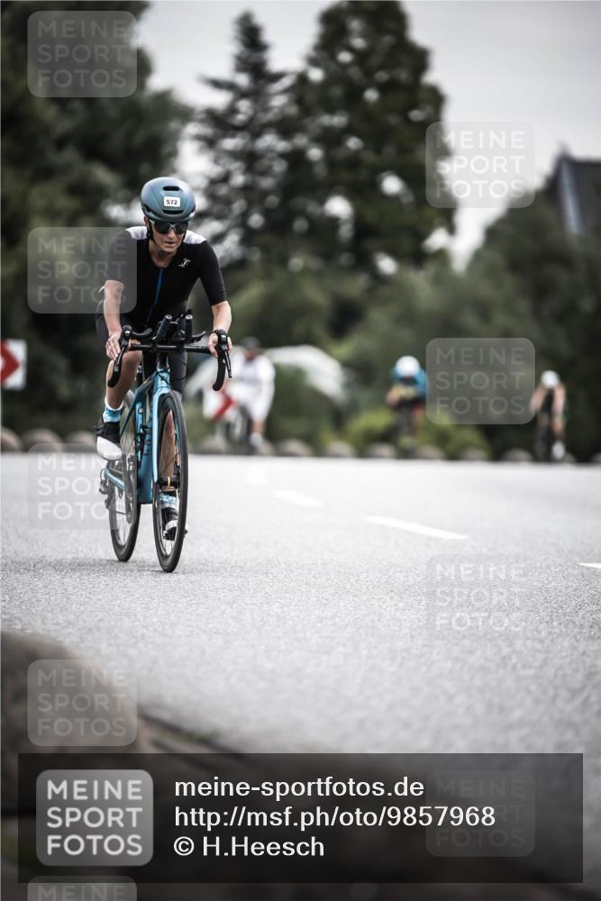 21.06.2026 - 29. Vierlanden-Triathlon H.Heesch http://msf.ph/oto/9857968 21.06.2026 10:30:06 Radfahren 2, 72, 274, 284, 300, 304, 497, 572 meine-sportfotos.de