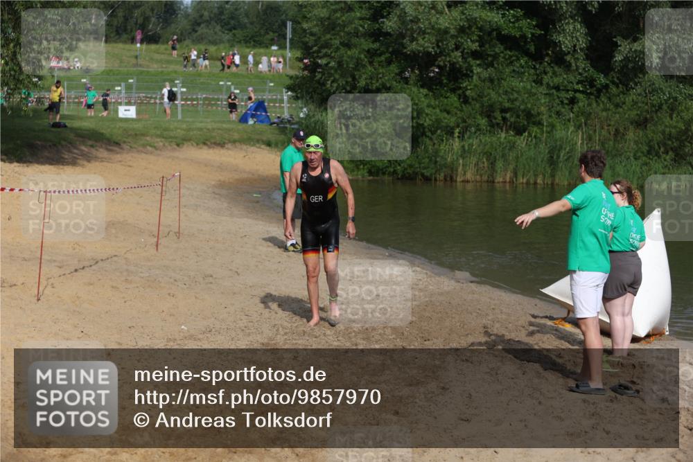 21.06.2026 - 29. Vierlanden-Triathlon Andreas Tolksdorf http://msf.ph/oto/9857970 21.06.2026 09:01:59 Schwimmen 20, 217 meine-sportfotos.de