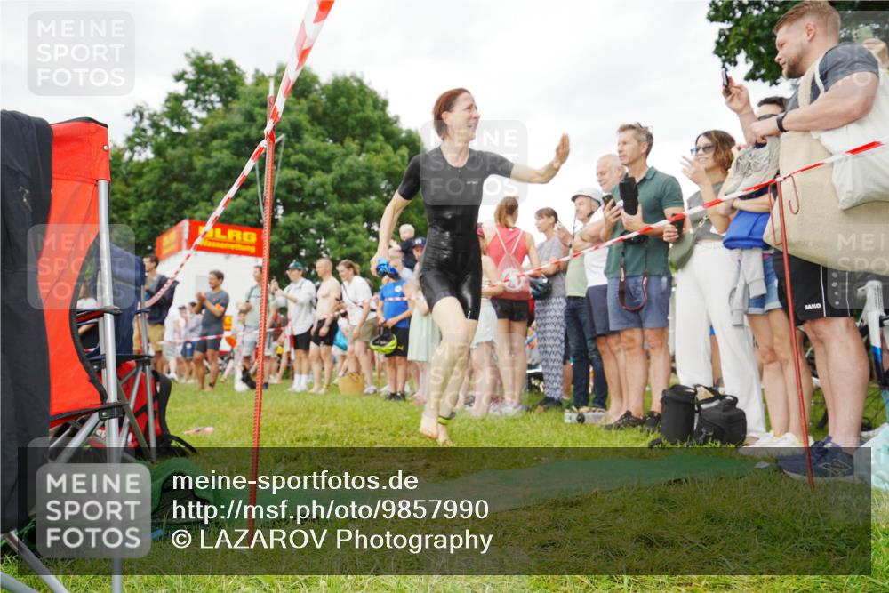 21.06.2026 - 29. Vierlanden-Triathlon LAZAROV Photography http://msf.ph/oto/9857990 21.06.2026 10:18:01 Schwimmen 481, 553, 563 meine-sportfotos.de