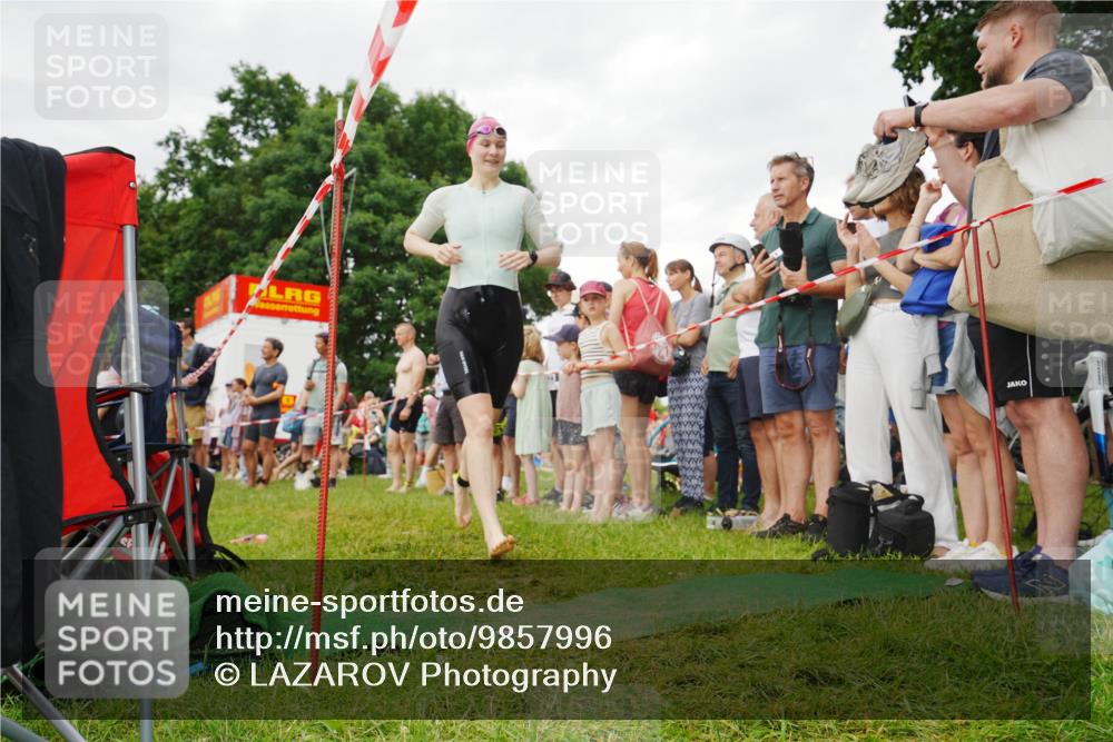 21.06.2026 - 29. Vierlanden-Triathlon LAZAROV Photography http://msf.ph/oto/9857996 21.06.2026 10:18:04 Schwimmen 481, 553, 557, 563 meine-sportfotos.de