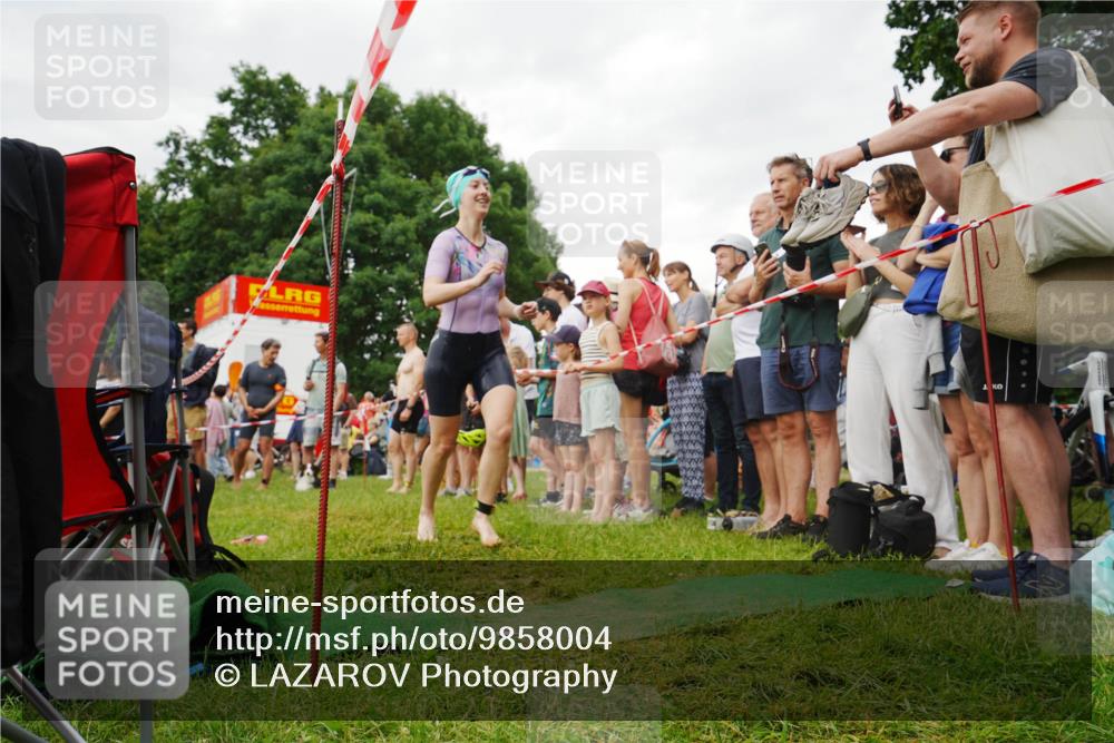 21.06.2026 - 29. Vierlanden-Triathlon LAZAROV Photography http://msf.ph/oto/9858004 21.06.2026 10:18:06 Schwimmen 481, 553, 557, 563 meine-sportfotos.de